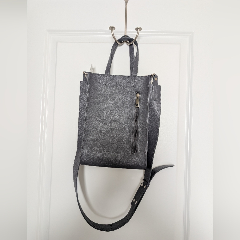 SOLD NWT MYFLAFFICO Chic Grey Pebbled Faux Leather Tote & Crossbody Bag - Picture 4 of 11